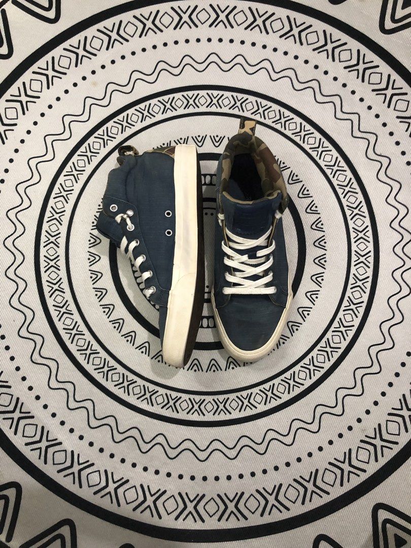 Converse Midcut Camouflage 🔥 (Category: Sneakers) located in Quezon City. Submitted by sjts22 (Listing ID 1460908157, Image 2). Description: •Verygood condition •Minimal heeldrag .