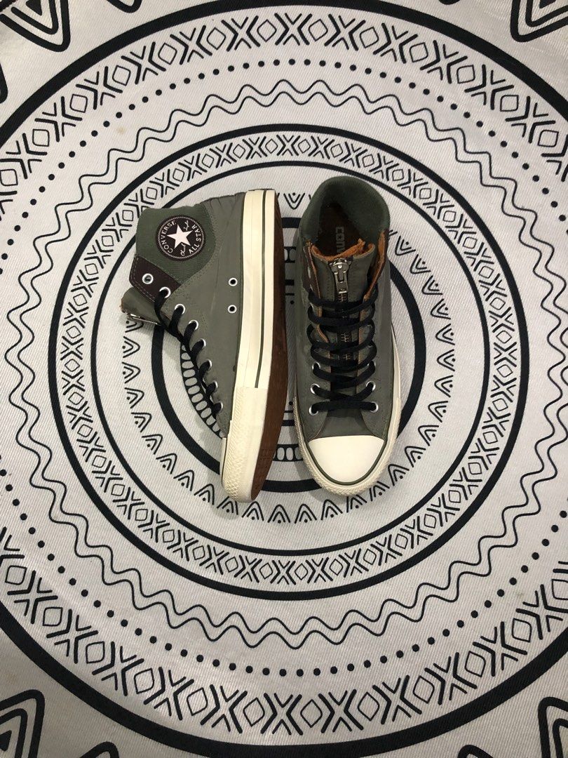 Converse Midcut With Zip 🔥 (Category: Sneakers) located in Quezon City. Submitted by sjts22 (Listing ID 1460908819, Image 2). Description: •Verygood condition •Minimal heeldrag .