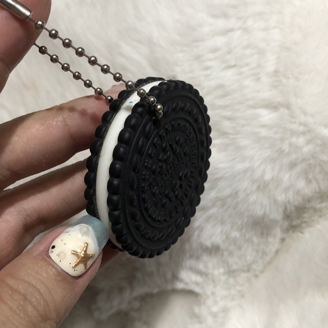 Cookie Foodie Keychain (Category: Everything Else Others) located in Quezon City. Submitted by kitsune.treasures (Listing ID 1460813610, Image 3). Description: *First to pay policy! *1 day reservation only. Failure to pay on time, auto cancel. 📍Quezon City * MOD: J&T | Lalamove * MOP: GCASH | BPI 📦ON HAND AND READY TO SHIP! CONDITION: WHAT YOU SEE IS WHAT YOU GET. Dimensions: Kindly check the photos for the actual measurements. Please check all