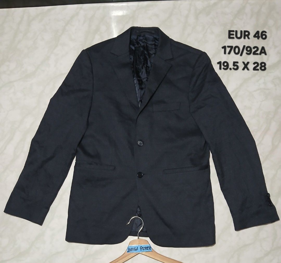 COS Wool-Jacquard Slim Blazer EUR 46 (Category: Coats, Jackets and Outerwear) located in Plaridel. Submitted by igieperez147282 (Listing ID 1460888546, Image 3). Description: - COS Dark Grey Blazer - Slim Fit - Wool-Jacquard Material - Size: EUR 46 / 170/92A - Two-Button Closure - Ideal for Formal or Smart Casual Wear.