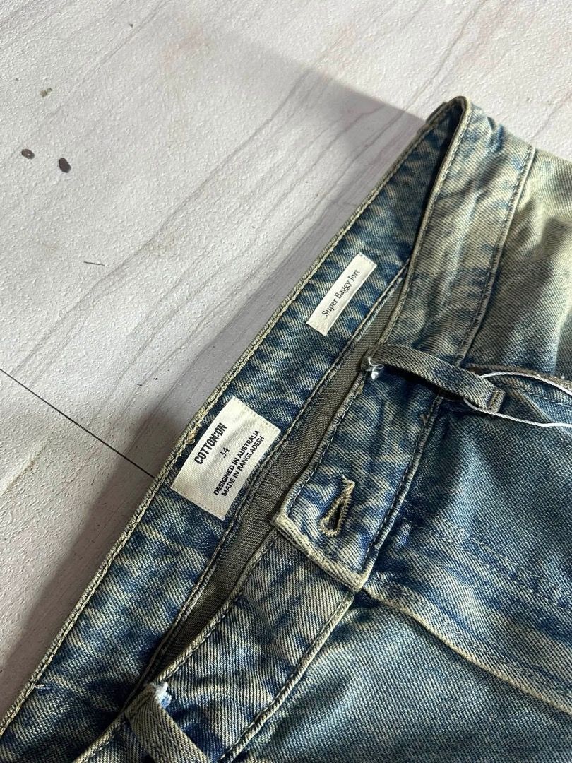 Cotton On Super Baggy Jorts (Category: Shorts) located in Manila. Submitted by nb_thriftshop (Listing ID 1460904648, Image 3). Description: cott0n on cargo short heavy cotton need wash height 5'5 weight 65 kg waist 36 length 27 leg hole 13 no issue.