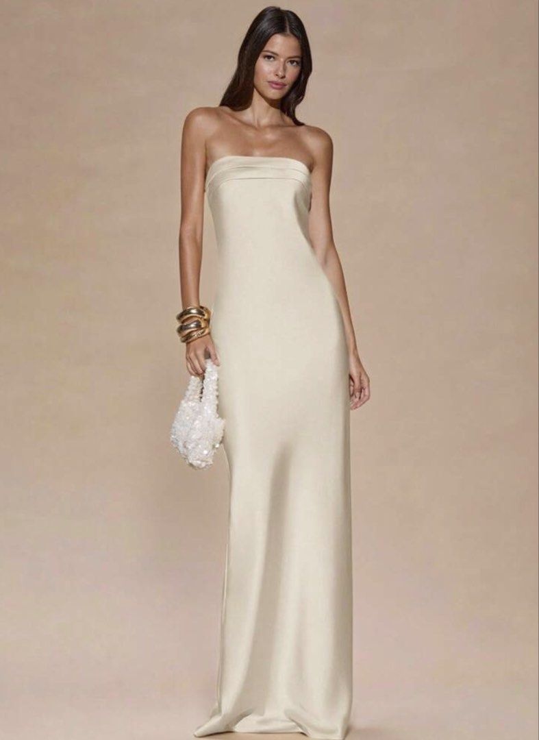 Cream Strapless Maxi Dress (Category: Dresses) located in Rizal. Submitted by juwostar (Listing ID 1460803633, Image 1). Description: - size xs from shein but fits up to small! shein sizings are big 🫩 - never been used, nasukat lang.