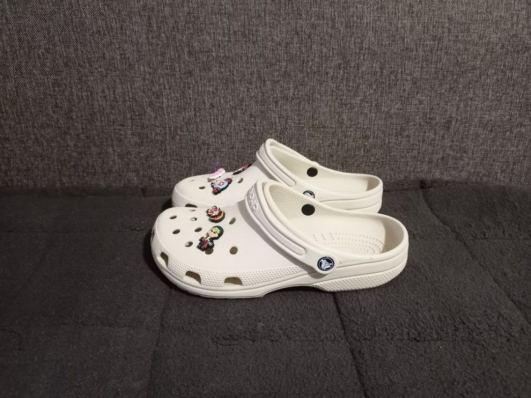 CROCS clogs (Category: Slippers & Slides) located in Lipa City. Submitted by rextumambingmagnaye6306 (Listing ID 1460915505, Image 2). Description: CROCS CLOGS SIZE 9 MENS / 11 WOMENS EXCELLENT CONDITION USED NO BOX 1,650 PLUS SF LIPA CITY BATANGAS CAN DO SHIPPING NATIONWIDE VIA J&T EXPRESS NO COP/COD.