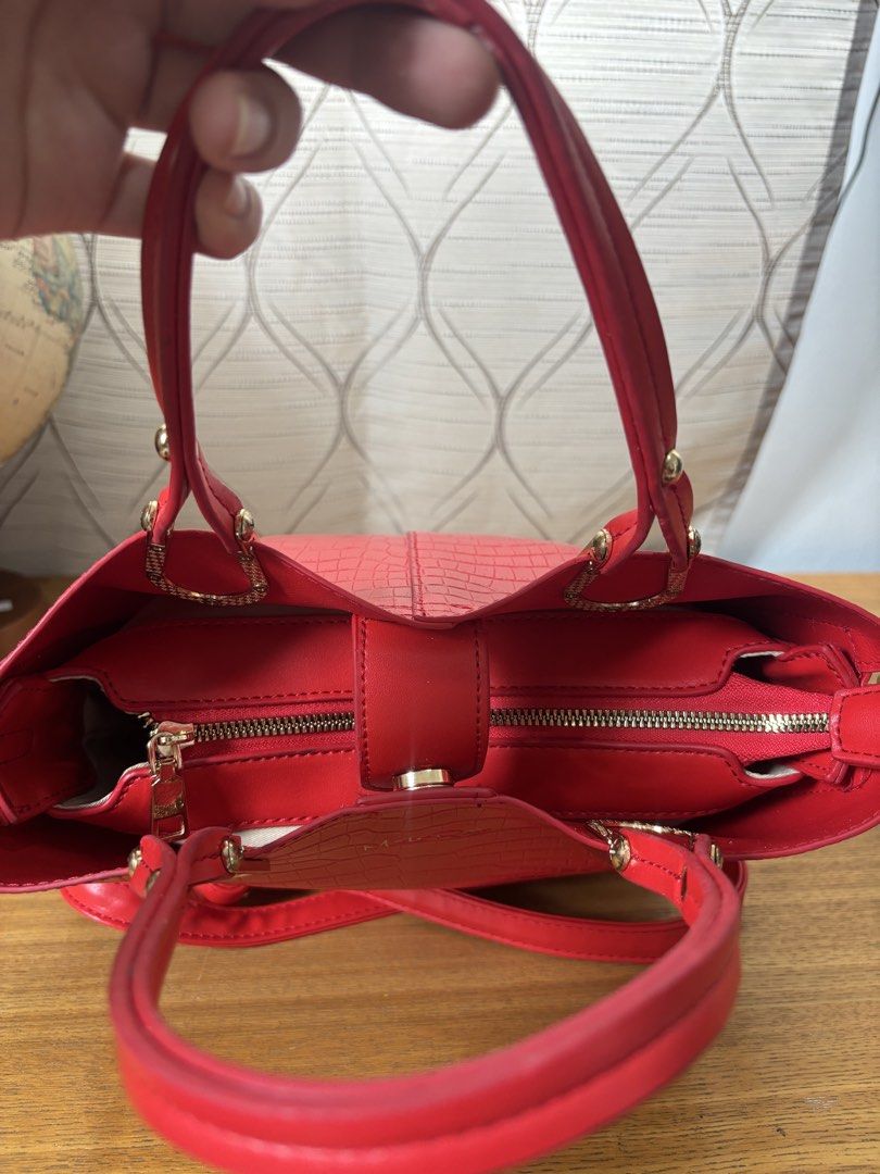 Crossbody bag (Category: Cross-body Bags) located in Calamba. Submitted by alnsurplus.028 (Listing ID 1460819504, Image 2). Description: 2way bag With minimal signs of used Still good condition We ship nationwide Loc: Calamba, Laguna .