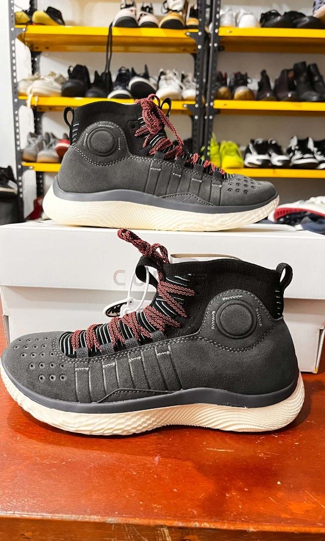 Curry 4 Sneakers (Unisex) (Category: Sneakers & Footwear) located in Cainta. Submitted by wichaelthriftstall (Listing ID 1460833073, Image 1). Description: Under Armour Curry IV (unisex) Size US 5.5 MEN EURO 38 SIZE US 7 WOMEN 23.5 cm Location Cainta Rizal free shipping included original with box.