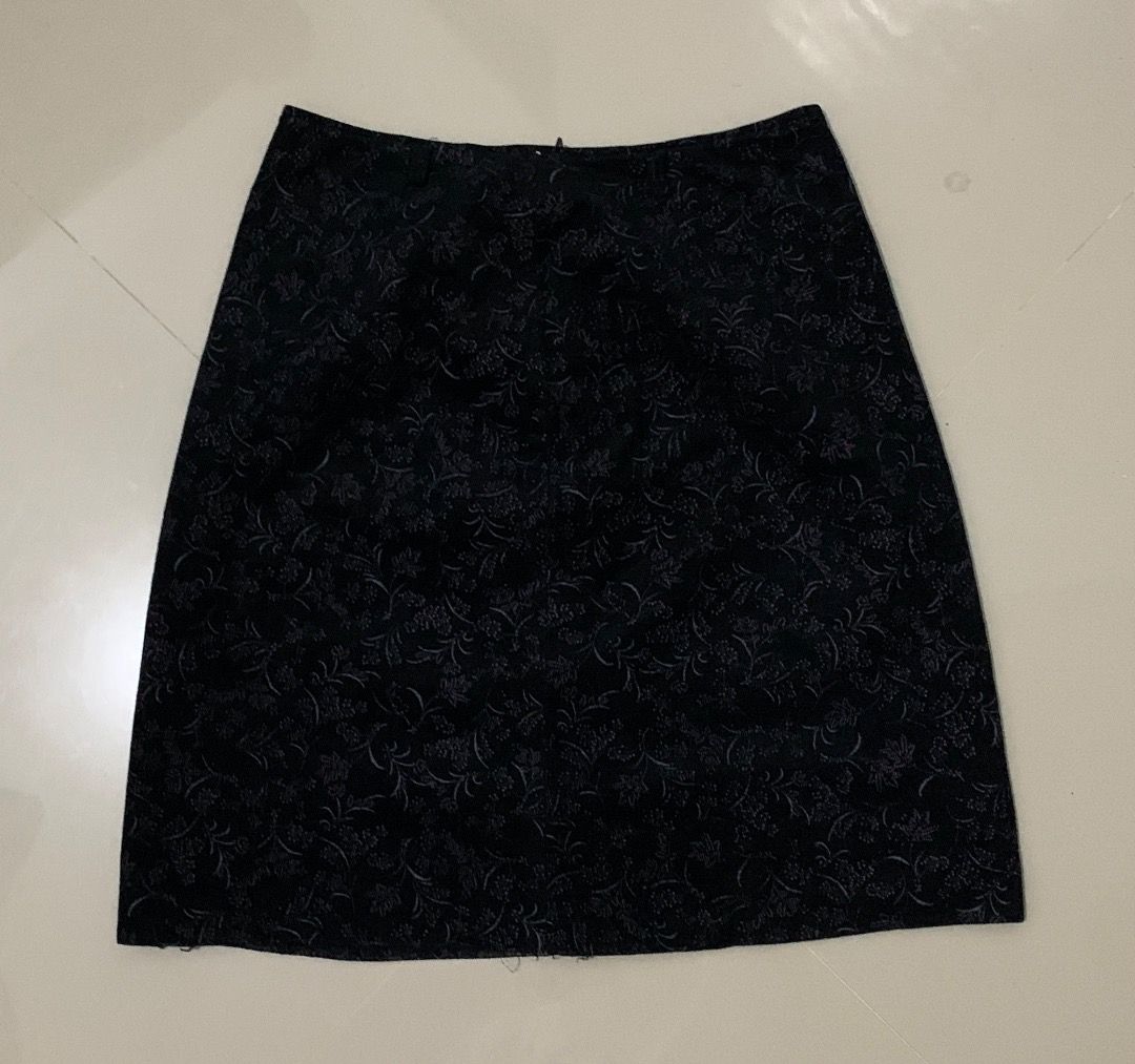 Dark Floral Fabric with Pink and White Pattern (Category: Other Bottoms) located in Caloocan City. Submitted by missymisskz (Listing ID 1460899130, Image 1). Description: - Dark fabric with a delicate floral pattern - Features small pink flowers and white stems scattered all over - Slightly textured material - Ideal for crafting or sewing projects - Generous amount of fabric provided.