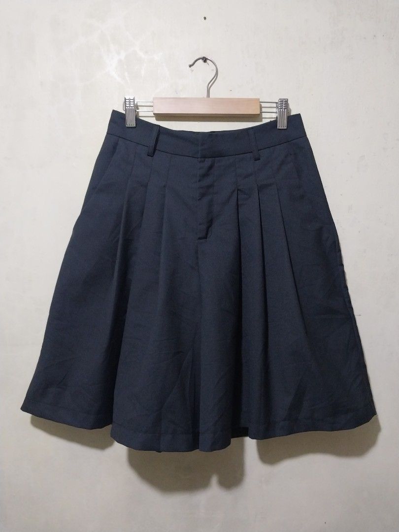 Dark Grey Pleated Wide Shorts Culottes (Category: Shorts) located in Manila. Submitted by PrinceDani.Clothing (Listing ID 1460754142, Image 3). Description: gray pleated shorts Size 27in width 20.5in length excellent condition .