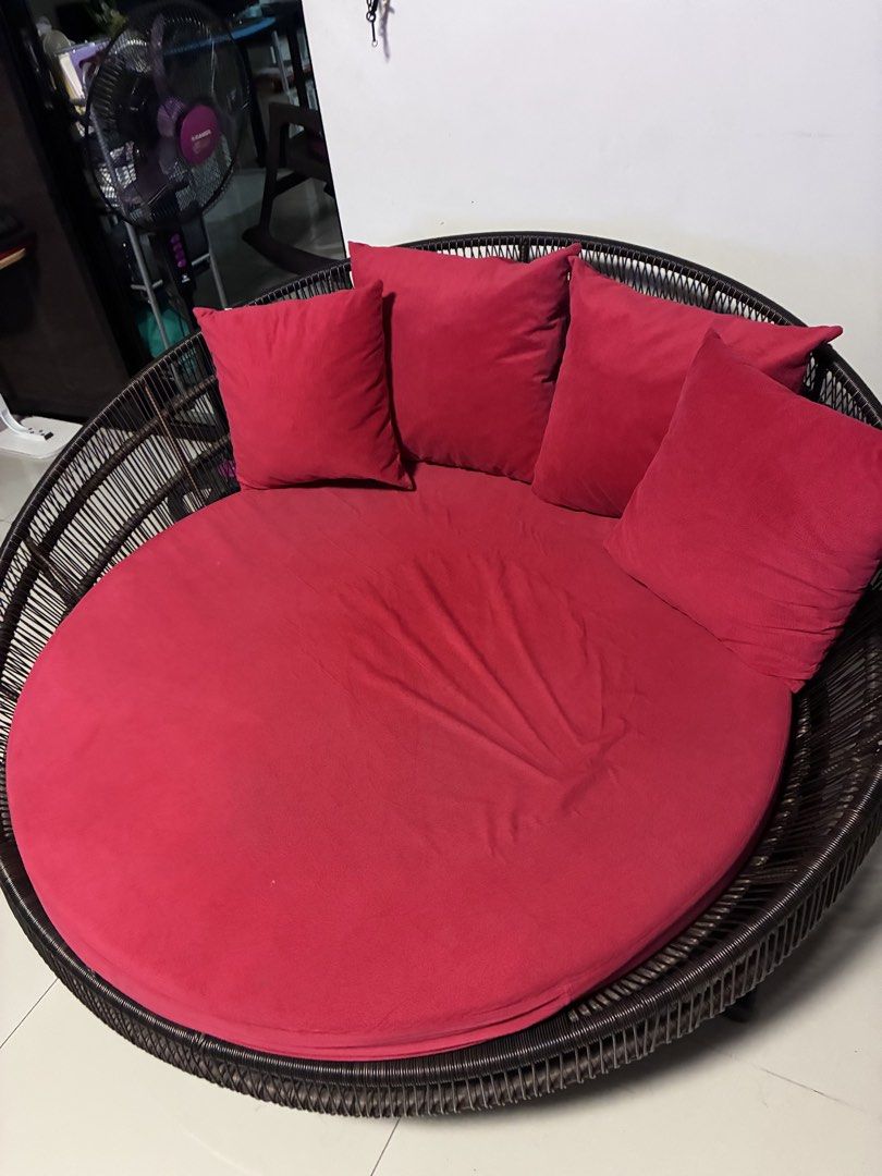 Day Bed (Category: Outdoor Furniture) located in Obando. Submitted by bheanne1212 (Listing ID 1460816160, Image 2). Description: What you is what you get. With 4 pillow included .