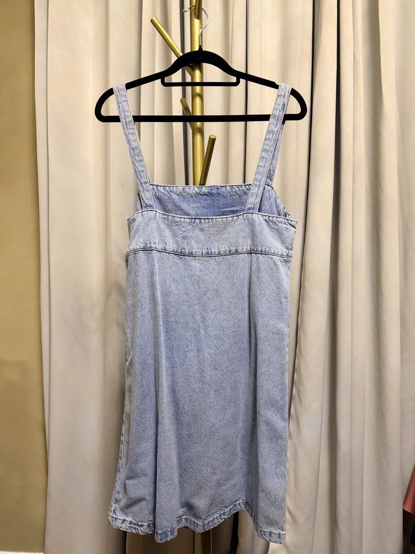 Mango Light Wash Denim Mini Dress | Size S (Category: Dresses) located in Manila. Submitted by crixxcloset (Listing ID 1460816319, Image 2). Description: Cute and effortlessly chic Mango Denim mini dress in a classic light-wash blue. 🤍👖 Features a flattering square neckline, wide shoulder straps, and an easy A-line silhouette. Perfect on its own with sneakers or sandals, or layered over a fitted tee for a casual look. • Mango Denim • Size S / E