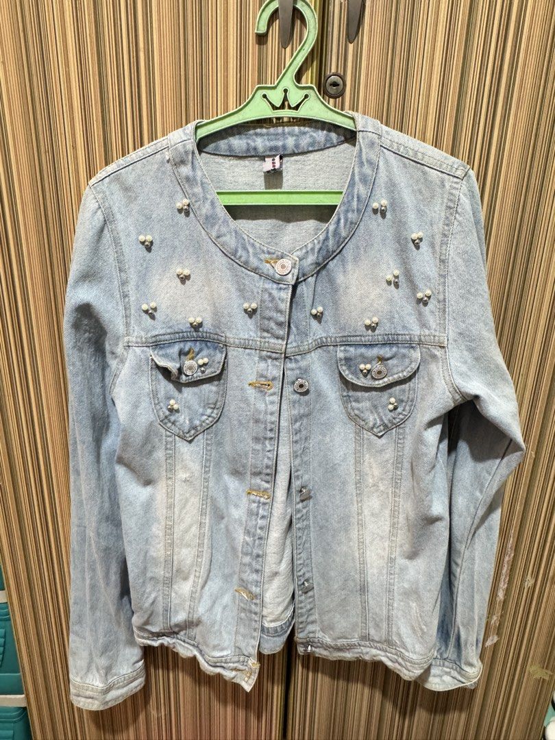 Denim Jacket (Category: Coats, Jackets and Outerwear) located in Manila. Submitted by chie04_875 (Listing ID 1460747348, Image 1). Description: Size: Small to semi med No issues in good condition .