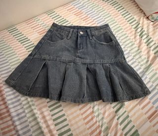 (Category: ) located in . Submitted by livelaughlovematcha (Listing ID 1460872213, Image 1). Description: .