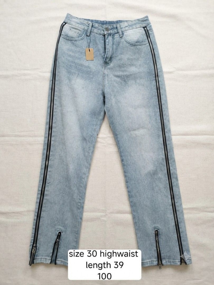 Denim Pants - size 30 highwaist (Category: Jeans) located in Las Pinas. Submitted by dnbrbnt (Listing ID 1460725229, Image 1). Description: size 30 length 39 loc. las piñas.