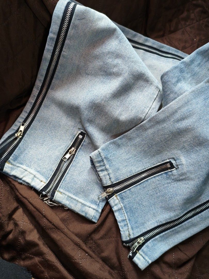Denim Pants - size 30 highwaist (Category: Jeans) located in Las Pinas. Submitted by dnbrbnt (Listing ID 1460725229, Image 3). Description: size 30 length 39 loc. las piñas.