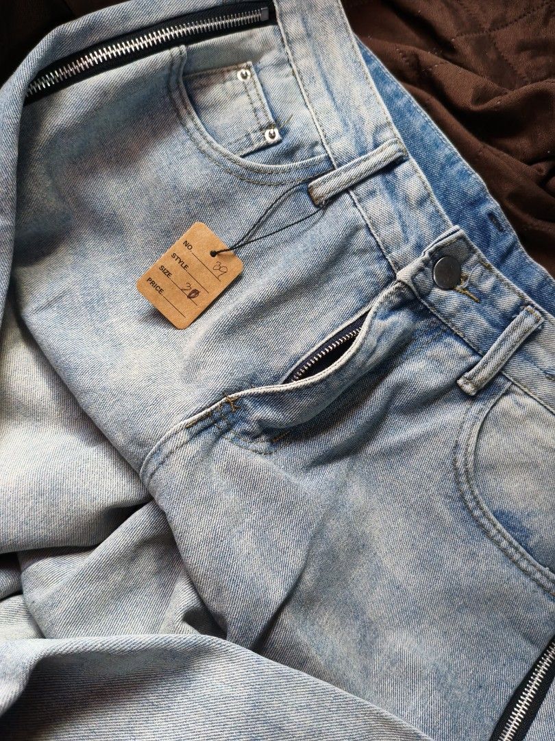 Denim Pants - size 30 highwaist (Category: Jeans) located in Las Pinas. Submitted by dnbrbnt (Listing ID 1460725229, Image 2). Description: size 30 length 39 loc. las piñas.