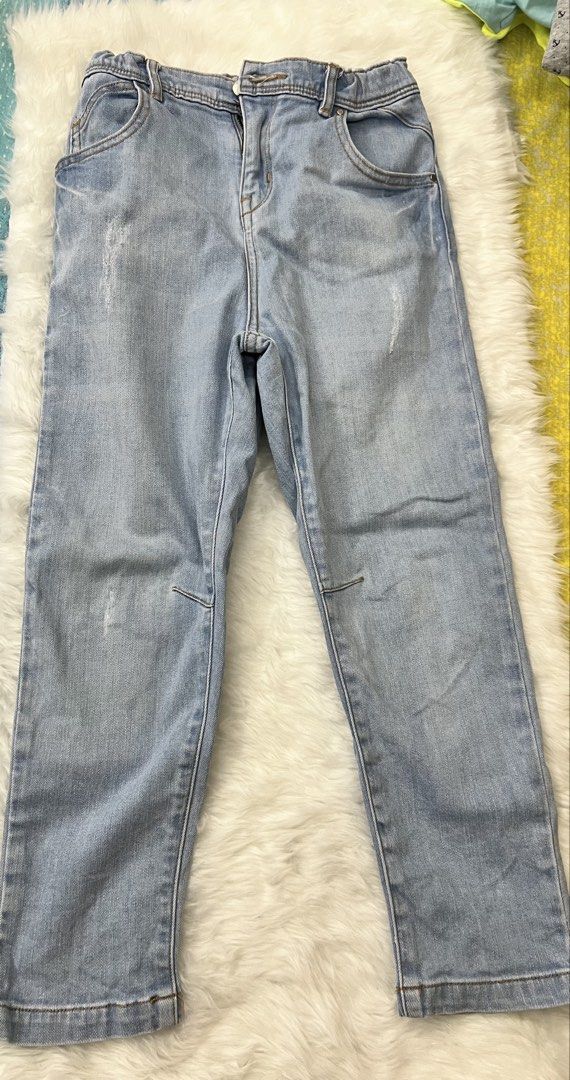 Denim pants skinny (Category: Babies & Kids Fashion) located in Mandaluyong City. Submitted by one.stopshop (Listing ID 1460772727, Image 1). Description: Preloved gingersnap 📏 Size: 8YRS OLD 📐 Length: 29 inches 🎨 Color: denim blue Preloved but still in very good condition. Please manage expectations as this is a preloved item, but I assure you it has been well cared for and remains in great condition. 💙 Note: Actual color may vary slightly d