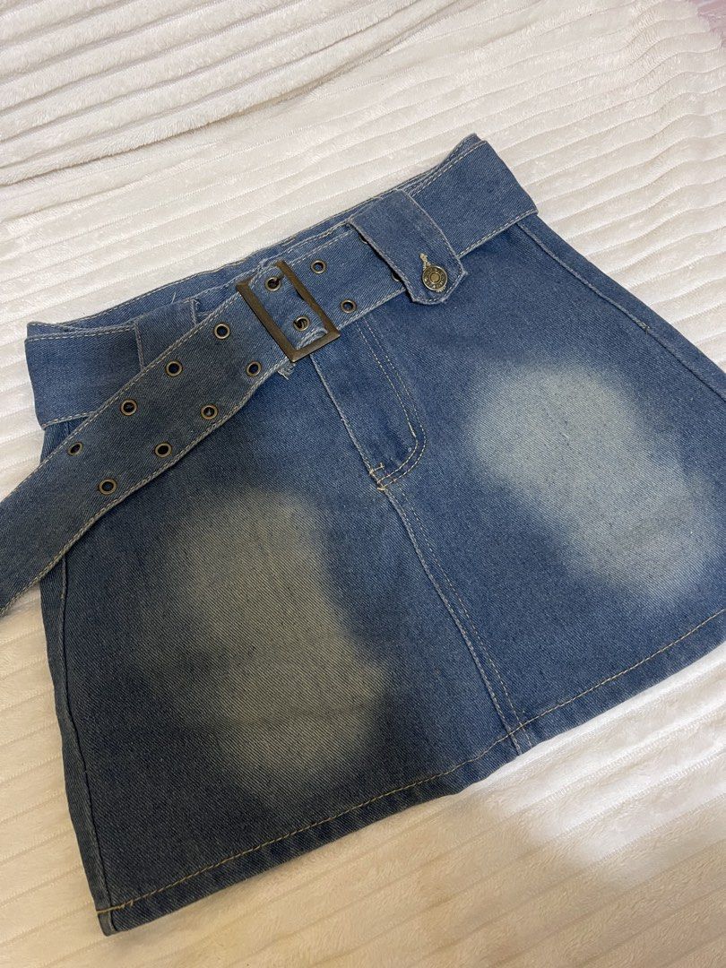 Denim skort skirt (Category: Skirts) located in Manila. Submitted by rare.yurichi (Listing ID 1460813663, Image 1). Description: .