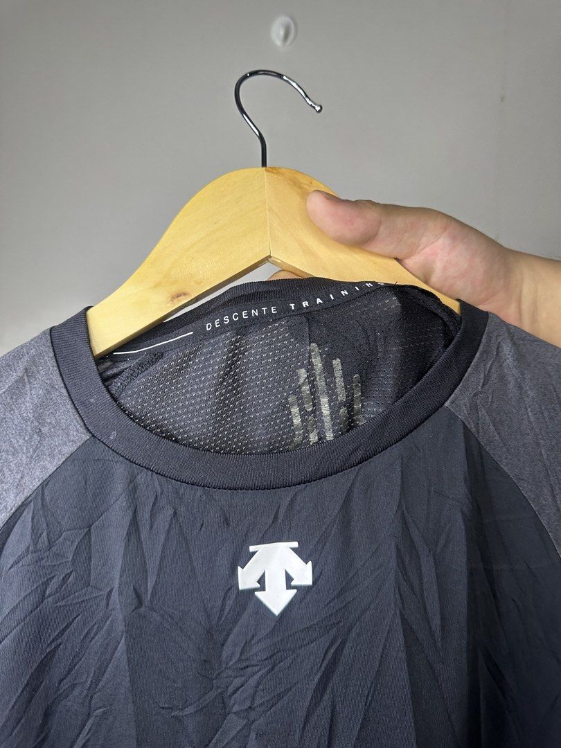 DESCENTE TRAINING WEAR (Category: Tshirts & Polo Shirts ) located in Molave. Submitted by thriftmate13 (Listing ID 1460799093, Image 2). Description: .