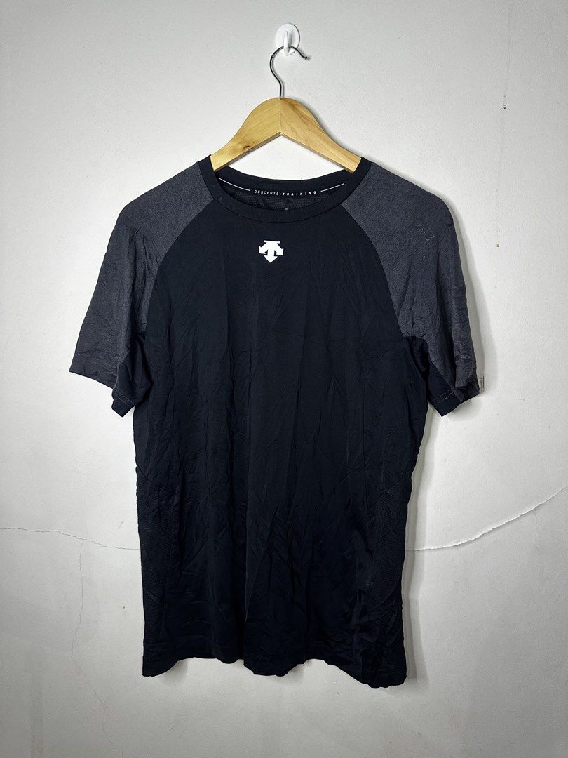 DESCENTE TRAINING WEAR (Category: Tshirts & Polo Shirts ) located in Molave. Submitted by thriftmate13 (Listing ID 1460799093, Image 1). Description: .