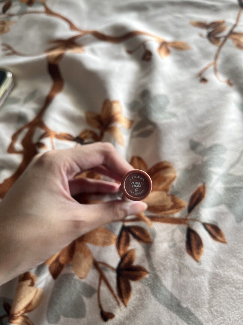 Detail Glass Stain (Category: Makeup) located in Manila. Submitted by cms.mendoza (Listing ID 1460795041, Image 2). Description: Shade: Vanilla Foam NEVER BEEN USED rfs: mali ng order ibang shade dapat.