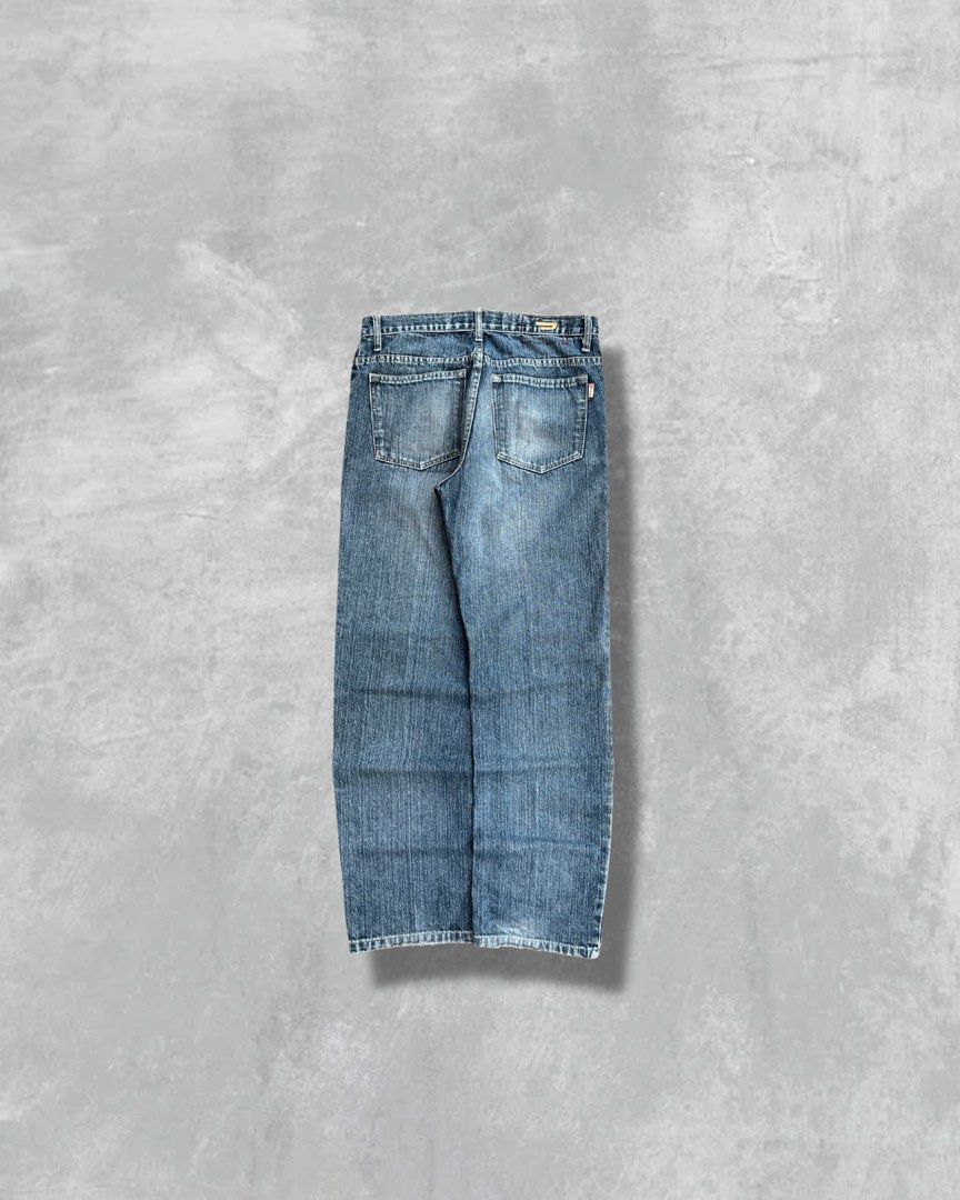 DIESEL DARK GREY-blue wash (Category: Jeans) located in Batangas. Submitted by engr_thrift (Listing ID 1460861655, Image 1). Description: 📐Dimension ( Inches ) Width: 30 Length: 40 Hem: 8 Color rate: 9.5/10 Issue : hem .