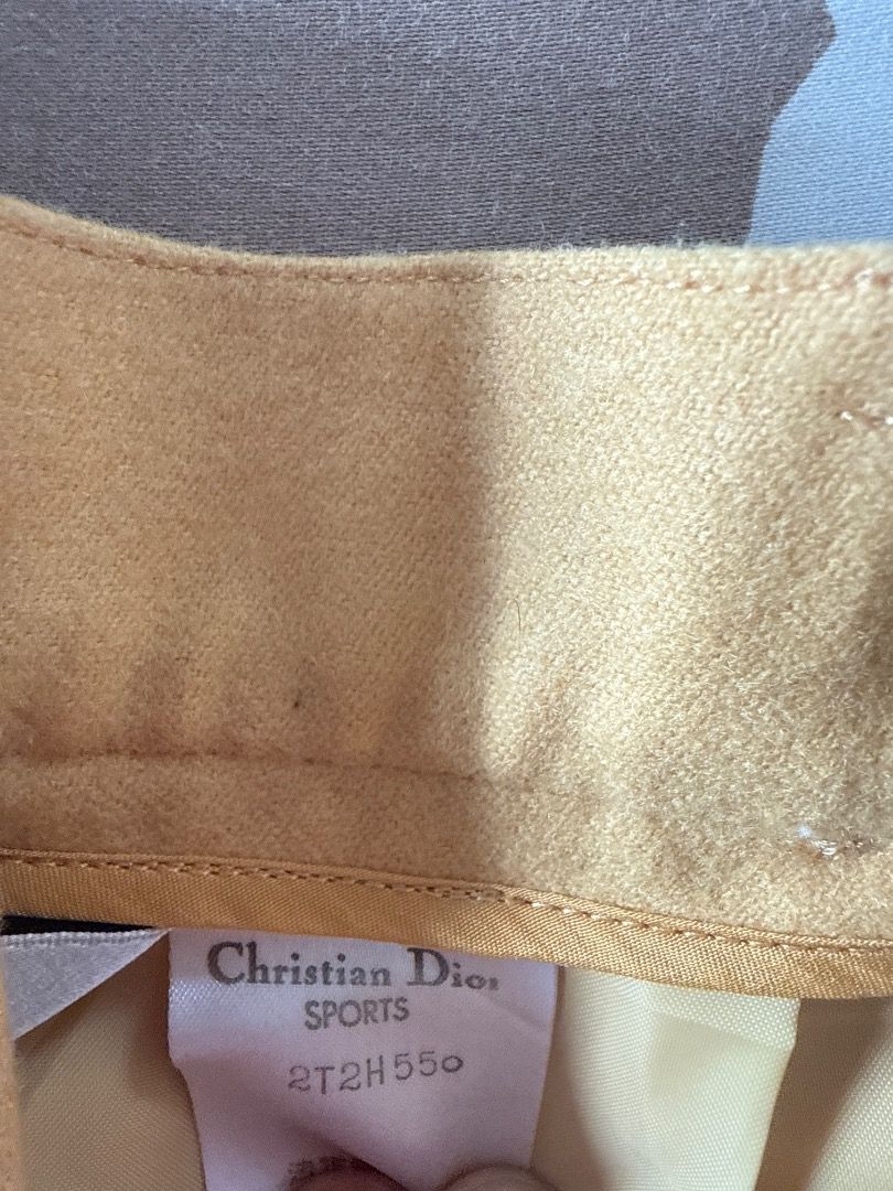 Dior M (Category: Shorts) located in Makati City. Submitted by eskarina62 (Listing ID 1460788574, Image 2). Description: .