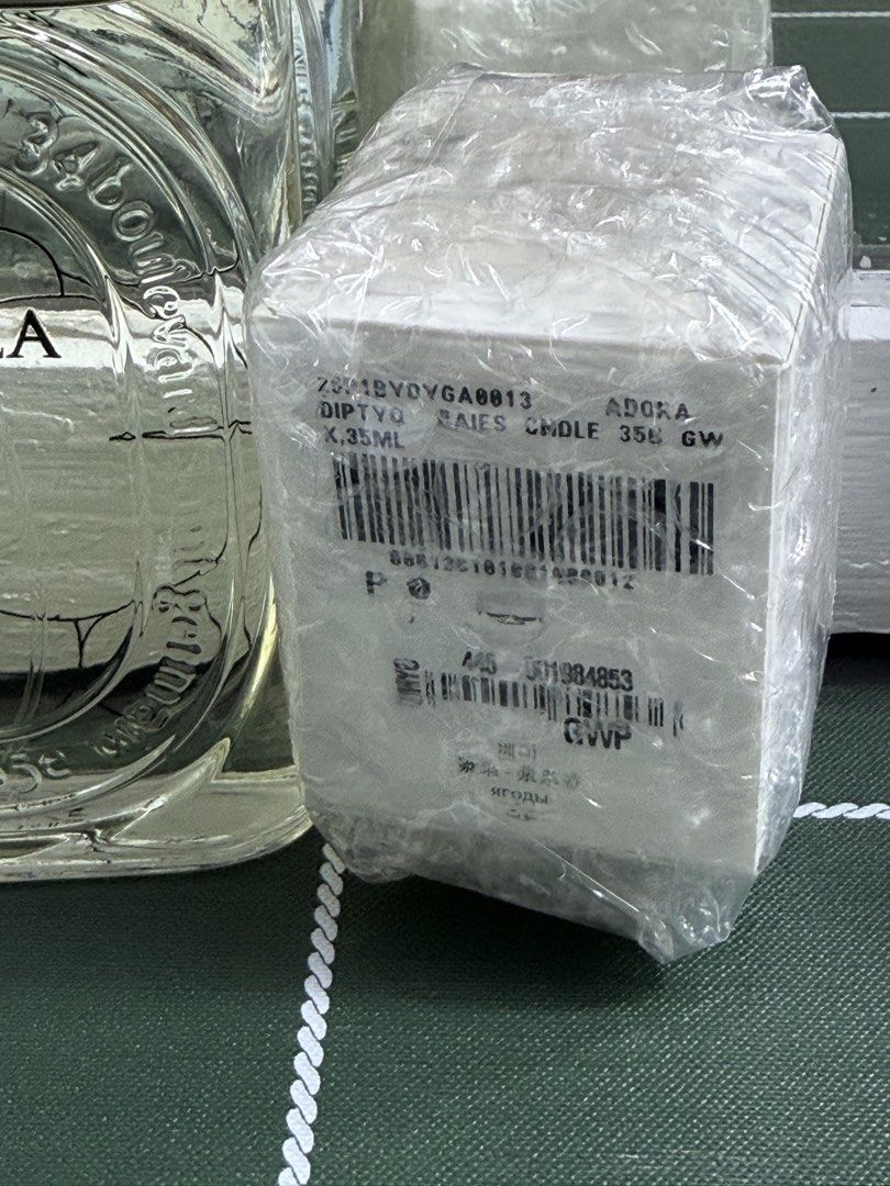 Diptyque Baies Mini 35g Candle Authentic GWP (Category: Home Fragrance) located in Marikina City. Submitted by bg22.23 (Listing ID 1460910310, Image 2). Description: .