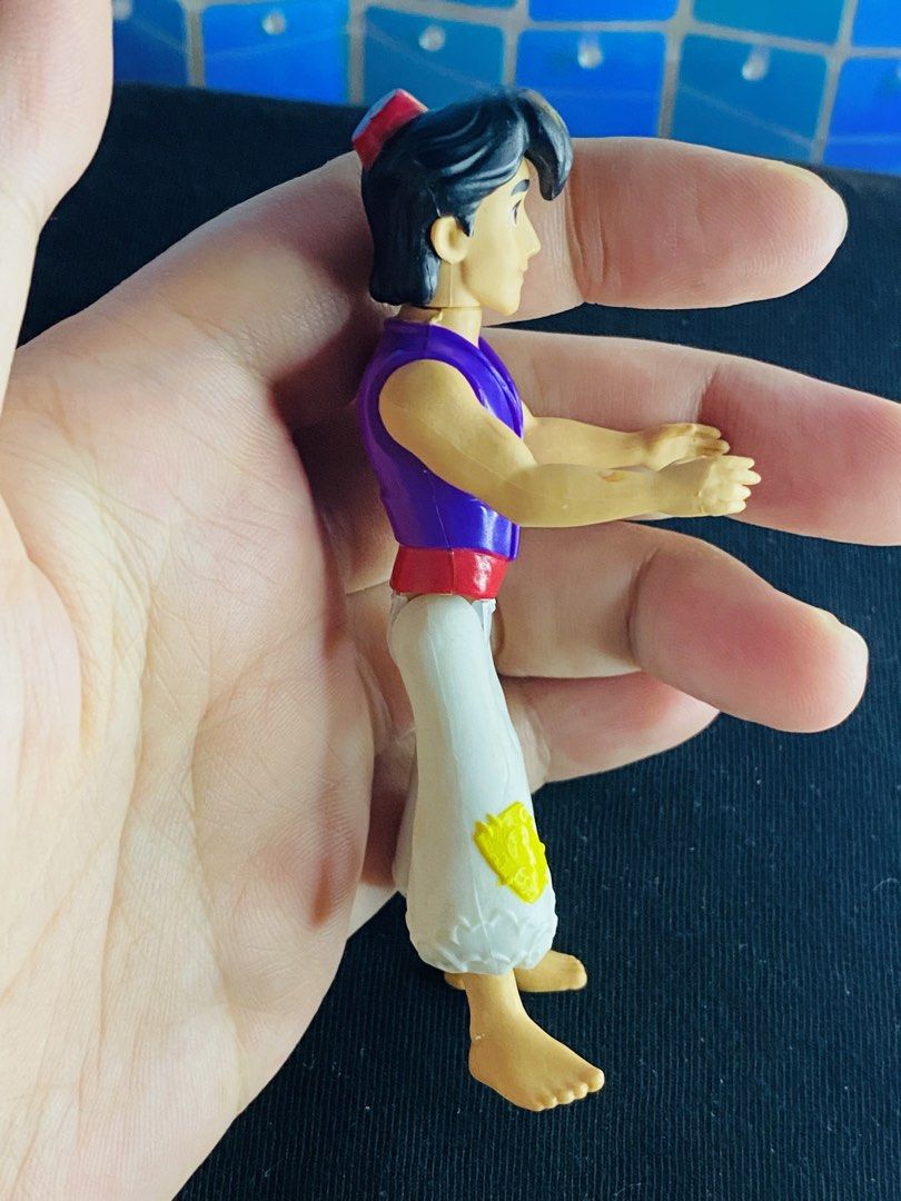Disney Aladdin figure (Category: Figurines & Statues) located in Manila. Submitted by kawaii_omocha_est2020 (Listing ID 1460911680, Image 2). Description: .