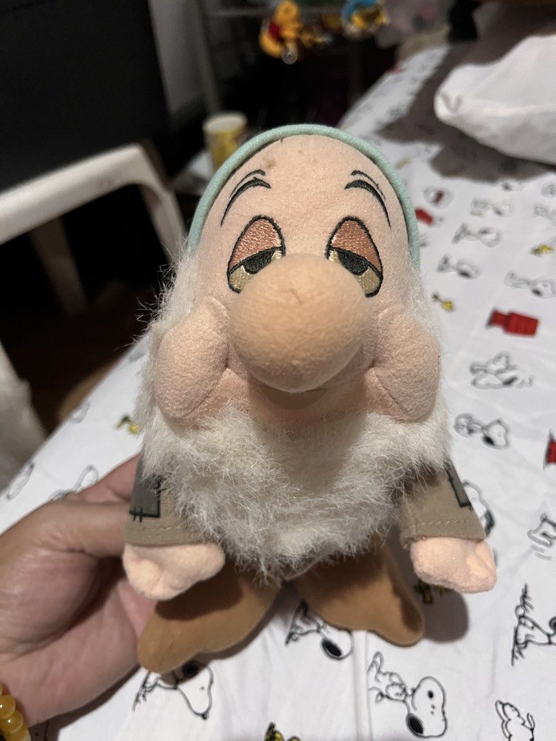 Disney sleepy dwarf (Category: Designer & Blind Box Toys) located in Paranaque City. Submitted by bonsaiart (Listing ID 1460916990, Image 1). Description: Good as new 530+sf via GCASH or paymaya No to meetup No to cop / cod Shipping via j&t only No breaking of set or bundle.