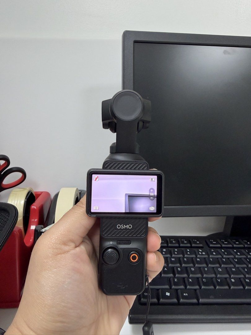 DJI Osmo Pocket 3: Creator Combo (Category: Video Cameras) located in Bocaue. Submitted by z4riy4h (Listing ID 1460716651, Image 3). Description: - Lightly used - With slight dent - Complete with Box This Creator Combo package includes: * DJI Osmo Pocket 3 Camera * Osmo Pocket 3 Battery Handle * DJI Mic 2 Transmitter * DJI Mic 2 Windscreen * DJI Mic 2 Clip Magnet * Wide-Angle Lens * Osmo Mini Tripod with 1/4” -20 thread base * Osmo Pocket 3 Carry