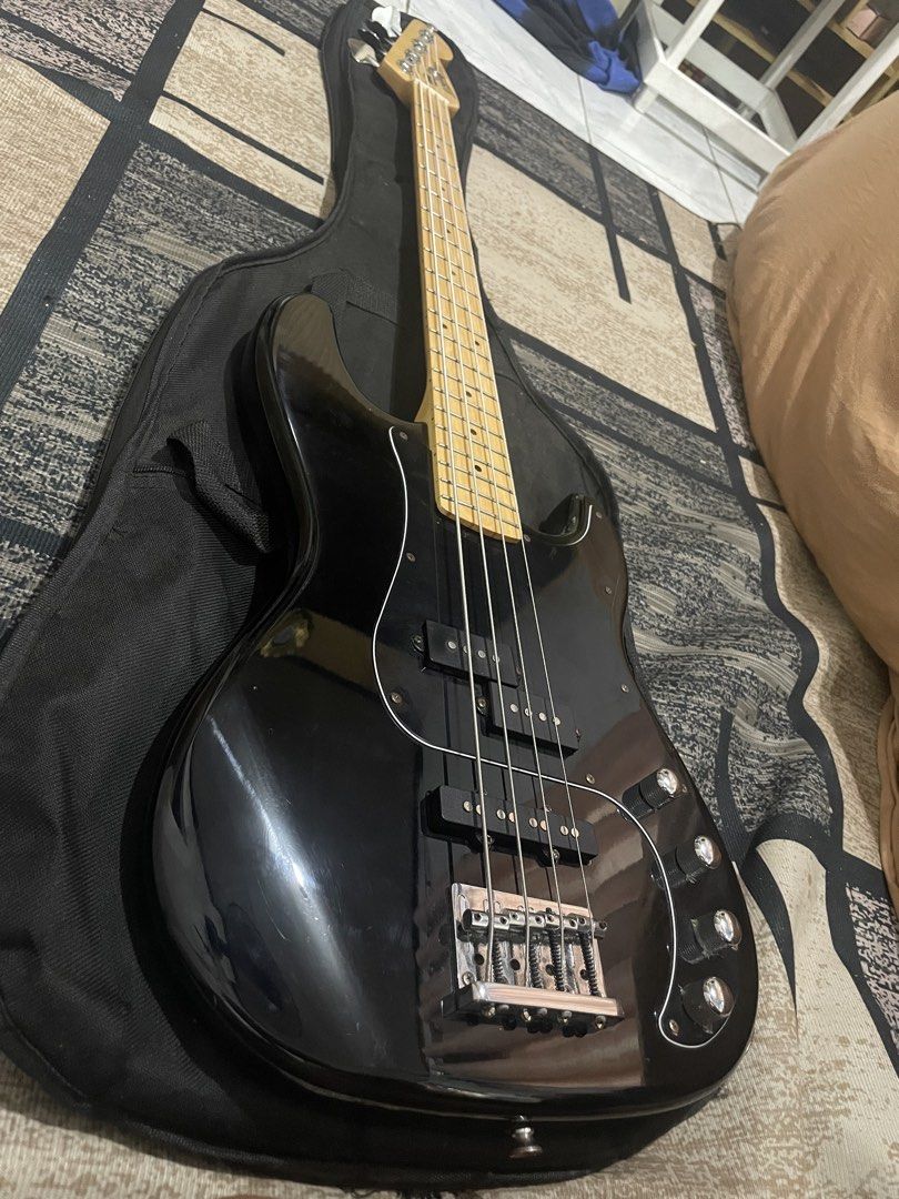 Dnd Lightfoot Bass Guitar (Category: Musical Instruments) located in Manila. Submitted by j_service. (Listing ID 1460130244, Image 3). Description: D&D Lightfoot Bass Guitar No issue, working lahat meet up around silang and santa rosa.