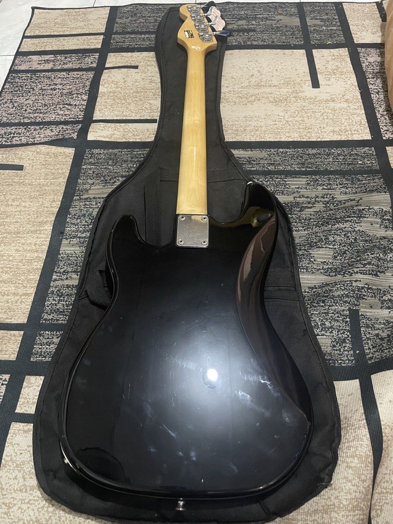 Dnd Lightfoot Bass Guitar (Category: Musical Instruments) located in Manila. Submitted by j_service. (Listing ID 1460130244, Image 2). Description: D&D Lightfoot Bass Guitar No issue, working lahat meet up around silang and santa rosa.