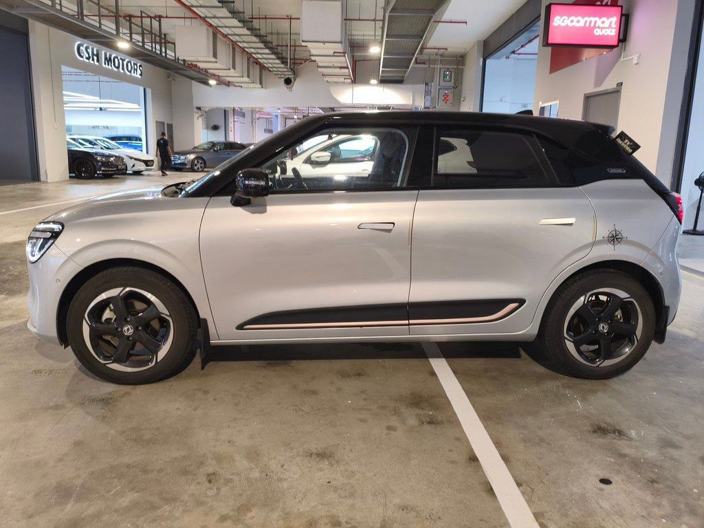 Dongfeng Box Nammi Auto (Category: Used Cars) located in Singapore. Submitted by omaranuar (Listing ID 1460846821, Image 3). Description: Roof covered with black PPF and hood clear PPF.