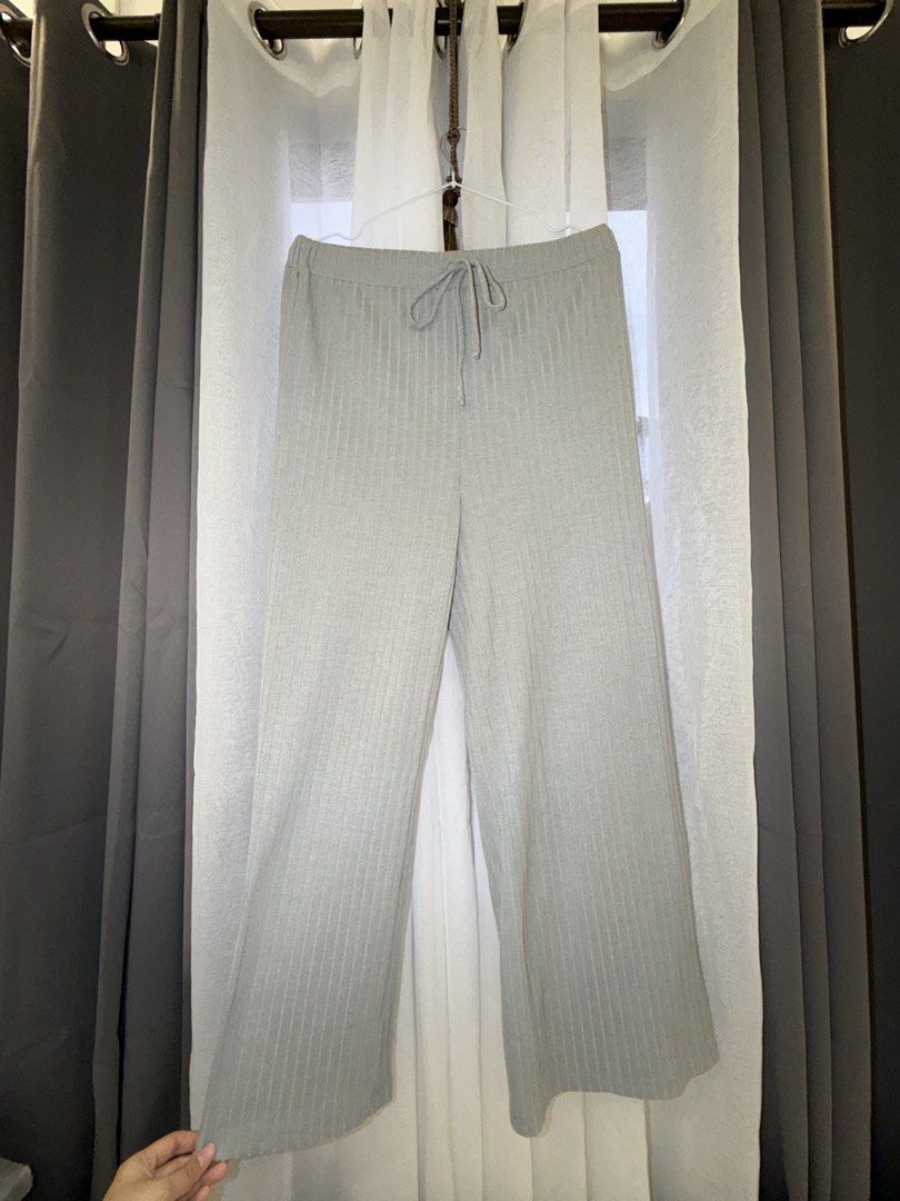 Dress forum lounge pants (Category: Other Bottoms) located in Las Pinas. Submitted by felicianoh40332 (Listing ID 1460815318, Image 1). Description: Flattering for tall girls.
