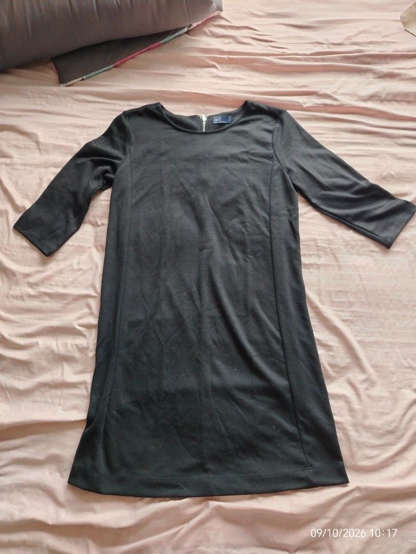 Dresses and blouses (Category: Dresses) located in Quezon City. Submitted by wisephoenix_00ffcd (Listing ID 1460770658, Image 2). Description: 3 items for 600 pesos only - different brands check the photos - Size: S, M - Style: Simple, classic, versatile - Perfect for: Casual wear or dressing up .