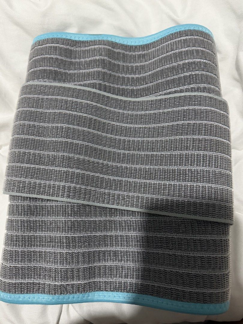 dr.isla Abdominal Binder Postpartum Belly Band Support (Category: Maternity Care) located in La Paz. Submitted by cldn.co (Listing ID 1460891782, Image 2). Description: - Comfortable grey and blue elastic abdominal binder. - Adjustable straps for a secure and personalized fit. - Ideal for postpartum recovery and back support. - Discreet and easy to wear under clothing..