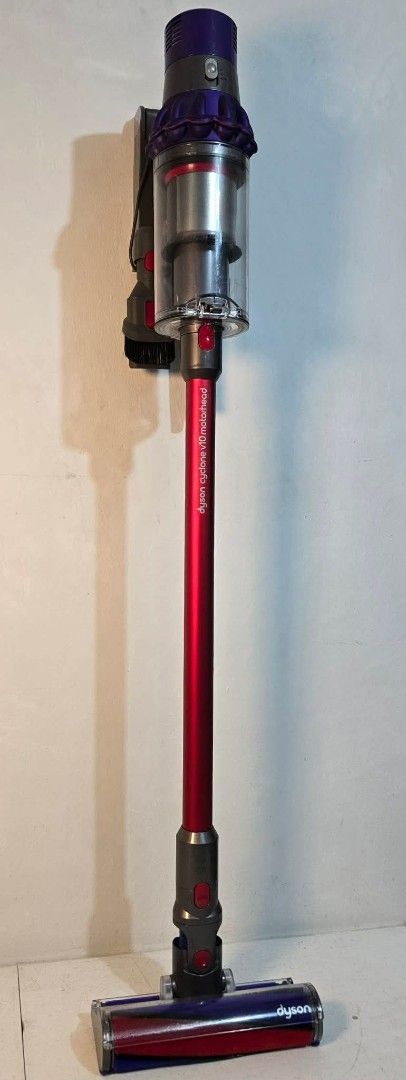 Dyson Cyclone V10 Motorhead Cordless Vacuum Cleaner (Category: Vacuum Cleaner & Housekeeping) located in Caloocan City. Submitted by souththrift_taytay (Listing ID 1460872933, Image 3). Description: Dyson Cyclone V10 Motorhead Cordless Vacuum Cleaner Australian mall pull out Used as demo unit 220V Inclusion Charging dock Charger 1 roller 2 attachment No issue 15k.