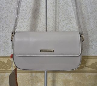 (Category: ) located in . Submitted by dailyhappyfinds (Listing ID 1460774389, Image 1). Description: .