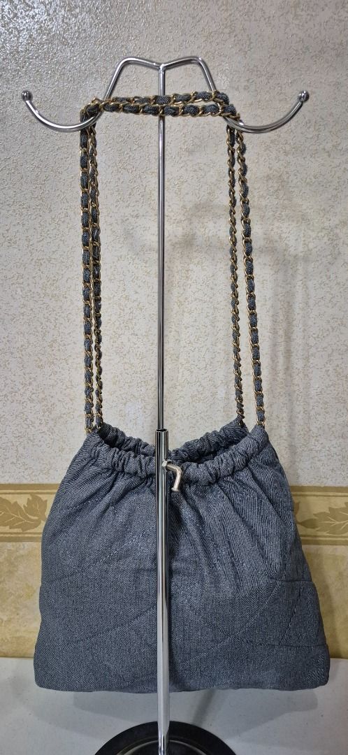 E16-450 Quilted Denim Chain Strap Shoulder Bag (Category: Shoulder Bags) located in Valenzuela. Submitted by dailyhappyfinds (Listing ID 1460779285, Image 3). Description: BRAND: N/A -Brand new without tag -Chain shoulder strap -Please check last photo for details *Mall pullout/ factory pullout, please manage your expectations.