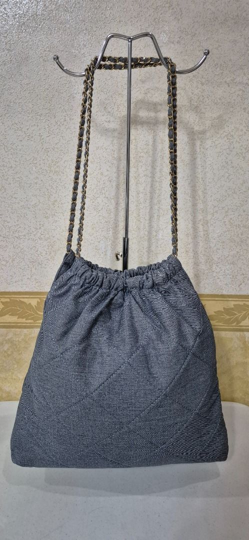E16-450 Quilted Denim Chain Strap Shoulder Bag (Category: Shoulder Bags) located in Valenzuela. Submitted by dailyhappyfinds (Listing ID 1460779285, Image 2). Description: BRAND: N/A -Brand new without tag -Chain shoulder strap -Please check last photo for details *Mall pullout/ factory pullout, please manage your expectations.