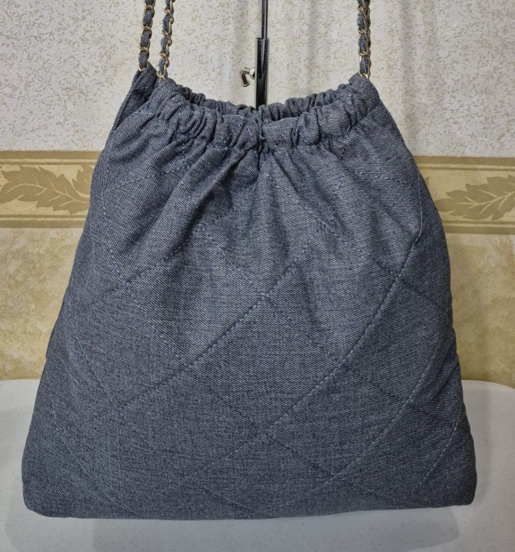 E16-450 Quilted Denim Chain Strap Shoulder Bag (Category: Shoulder Bags) located in Valenzuela. Submitted by dailyhappyfinds (Listing ID 1460779285, Image 1). Description: BRAND: N/A -Brand new without tag -Chain shoulder strap -Please check last photo for details *Mall pullout/ factory pullout, please manage your expectations.