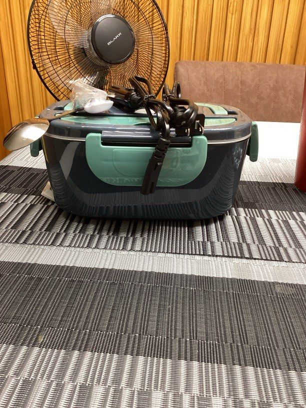 Electric Lunchbox (Category: Food Organization & Storage) located in Caloocan City. Submitted by cholemong.301 (Listing ID 1460762005, Image 2). Description: .