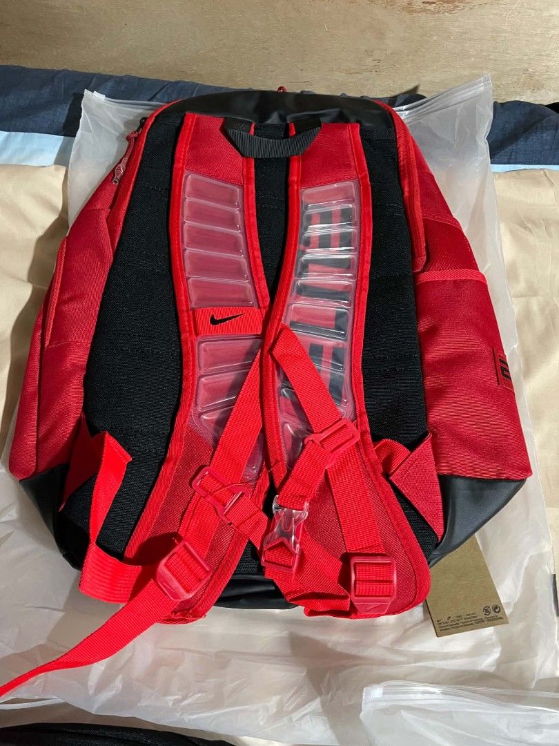 Elite backpack (Category: Backpacks) located in Manila. Submitted by dynwen_ (Listing ID 1460875655, Image 2). Description: matibay brand new maganda spacious affordable good for sporty people you can use it as travel bag, and an everyday bag.