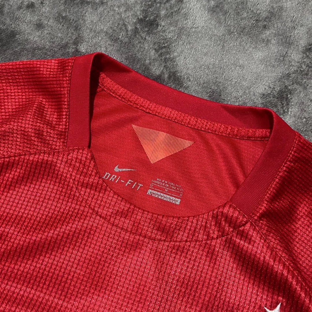 England Football Jersey (Category: Tshirts & Polo Shirts ) located in Cagayan de Oro. Submitted by montresor.ph (Listing ID 1460889304, Image 2). Description: Condition: Excellent Size: Medium Color rate: 9.8/10 Price: 1,000.