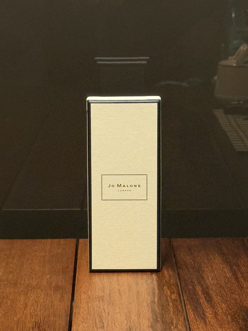 Jo Malone | English Pear & Freesia (Category: Fragrance & Deodorants) located in Pasay City. Submitted by ynnangbayan (Listing ID 1460895245, Image 2). Description: 30ml bottle 🌸 • Sprayed once, returned to box after • 5,100 PHP retail price RFS: Too many perfumes Meet-up/SDD within NCR (SF c/o buyer).