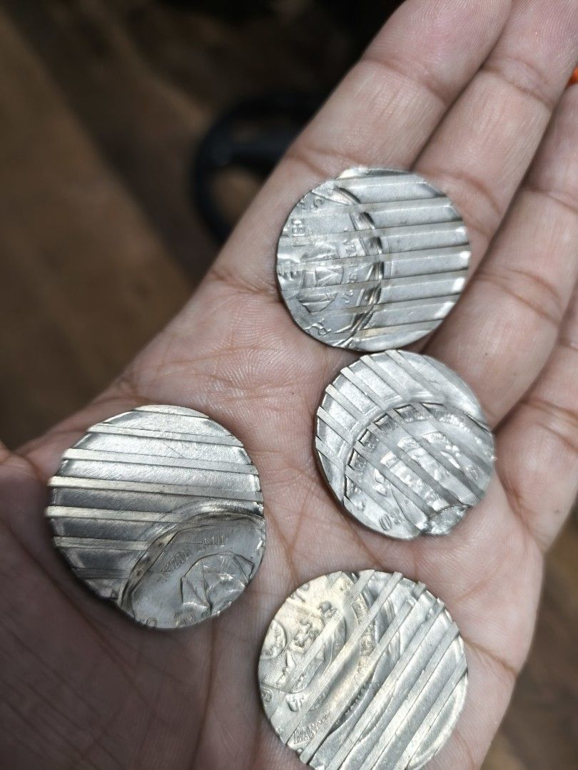 Error peso coin (Category: Currency) located in Manila. Submitted by alvinretro (Listing ID 1460719624, Image 2). Description: Price: 550 each Tayuman, Manila.