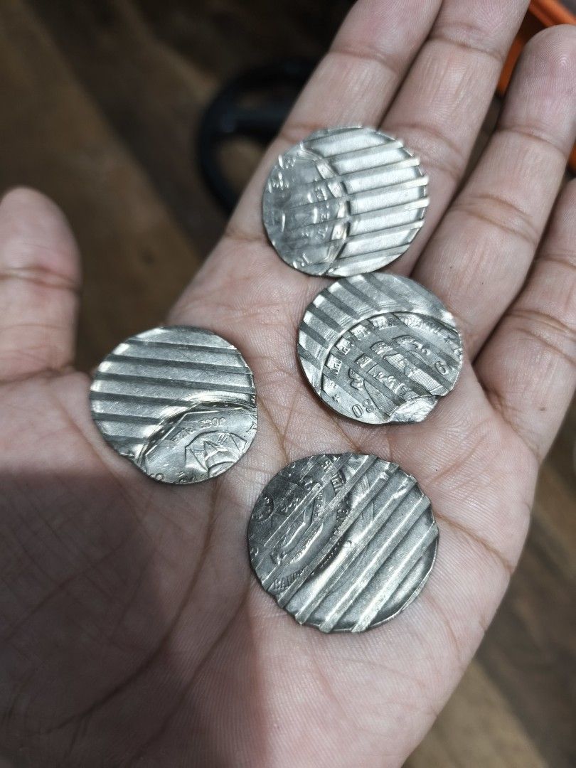 Error peso coin (Category: Currency) located in Manila. Submitted by alvinretro (Listing ID 1460719624, Image 1). Description: Price: 550 each Tayuman, Manila.