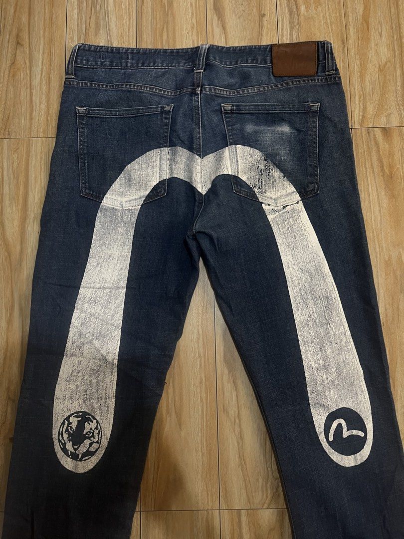Evisu (Category: Jeans) located in Batangas. Submitted by copemmm_000 (Listing ID 1460753129, Image 3). Description: Evisu Size 36 on waistline 41 Length 7.5 Hem.
