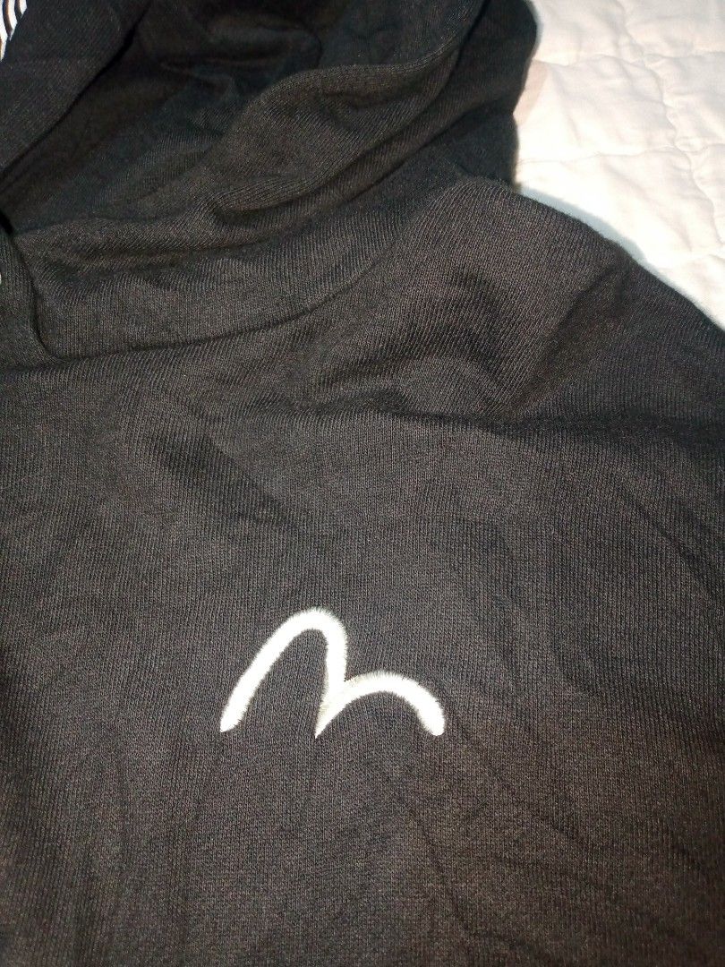 Evisu Black hoodie jacket (Category: Coats, Jackets and Outerwear) located in Allen. Submitted by milyonaryung_gipit (Listing ID 1460746785, Image 3). Description: Evisu jacket no issue 👌 excellent condition .