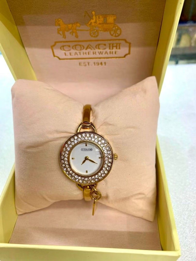 Fashion watch with box (Category: Women's Watches) located in Manila. Submitted by chellesshop (Listing ID 1460760585, Image 1). Description: .