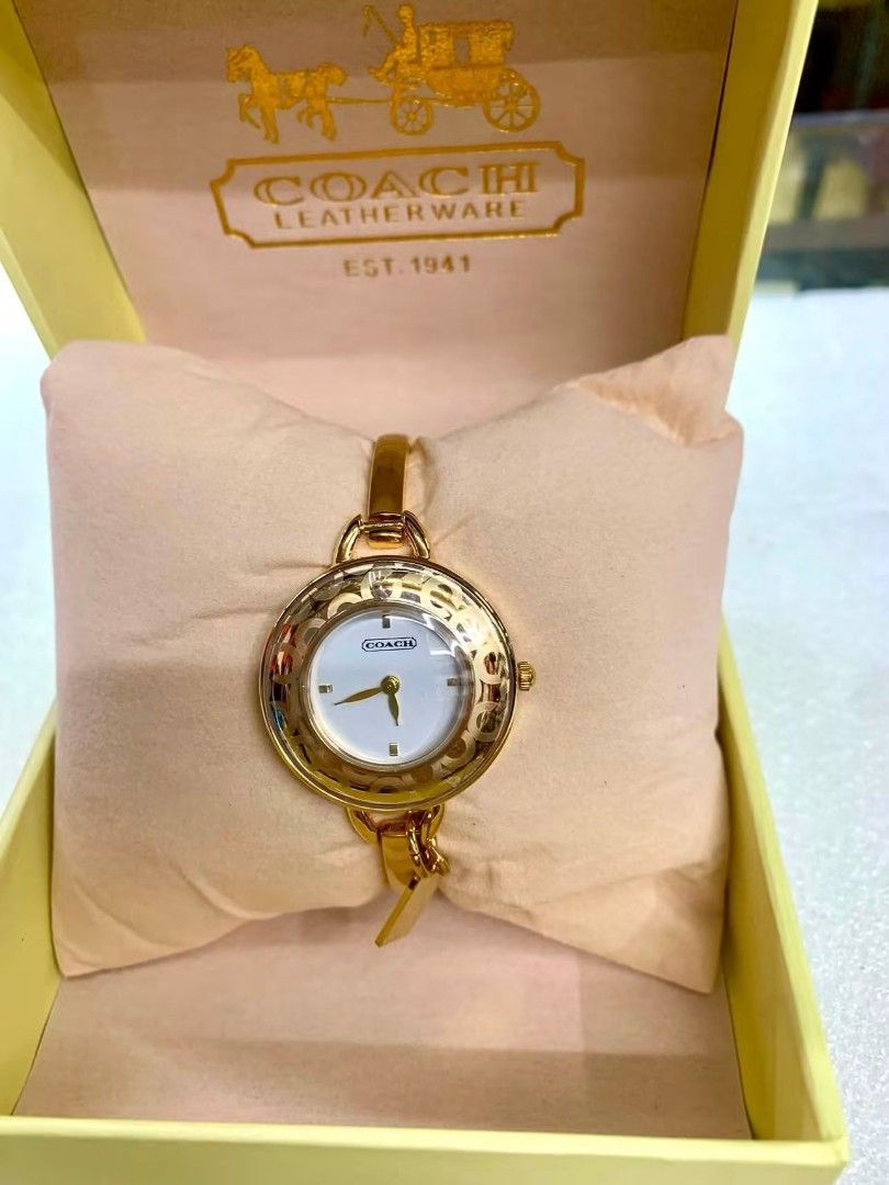 Fashion watch with box (Category: Women's Watches) located in Manila. Submitted by chellesshop (Listing ID 1460760585, Image 2). Description: .